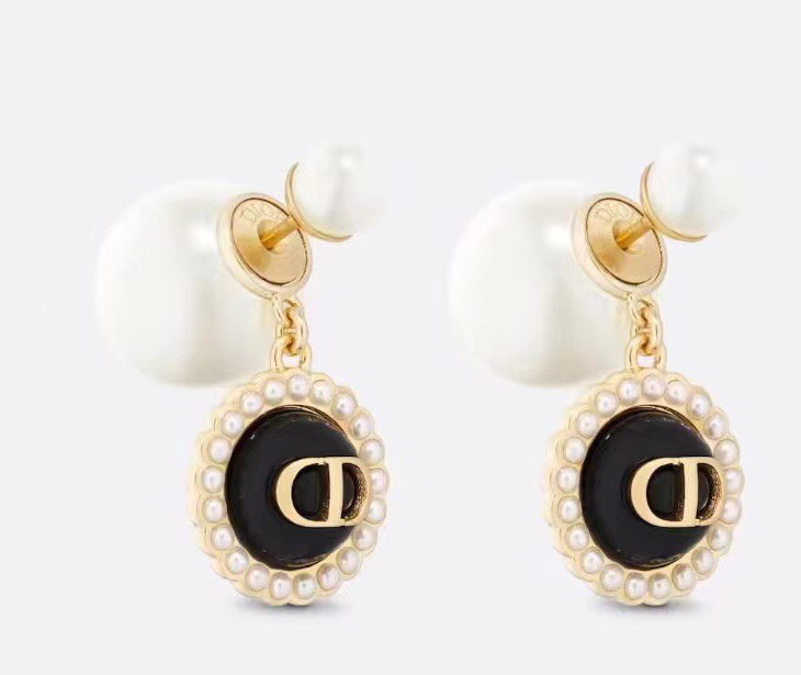 chr1st1an D10r earrings